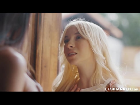 ❤️ Mädchen kommt ein paar Monate später nach Hause und leckt die Muschi ihrer Stiefmutter ❌ Super sex bei uns ❌️